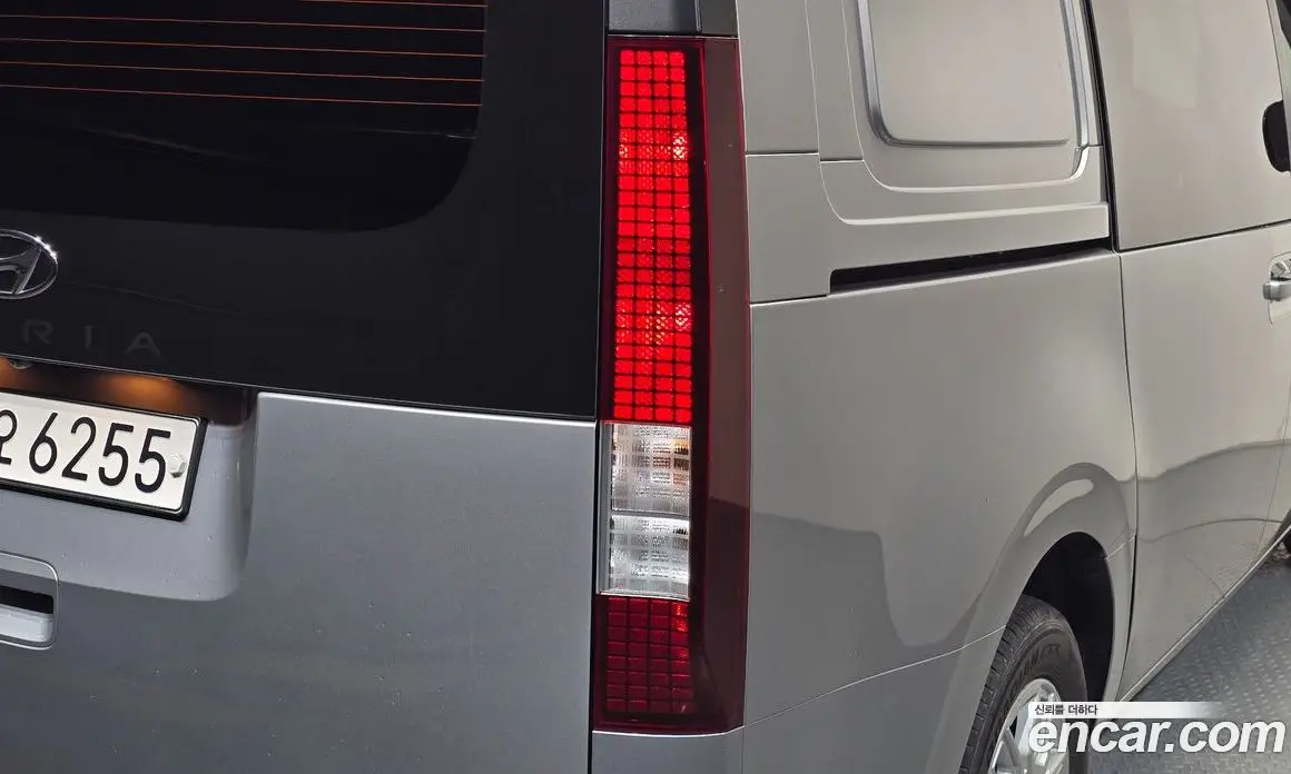 Hyundai Staria 2022 2.2 автомат (гидро), фото 9