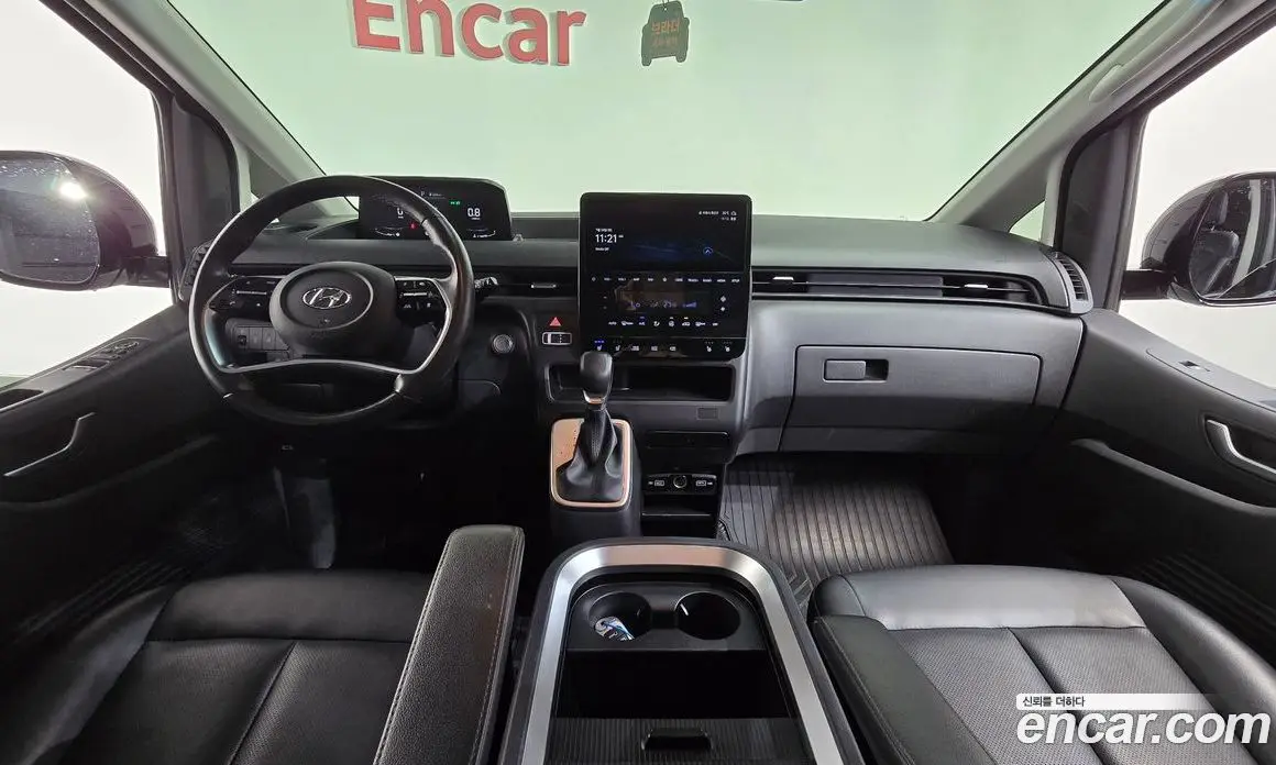 Hyundai Staria 2022 2.2 автомат (гидро), фото 10