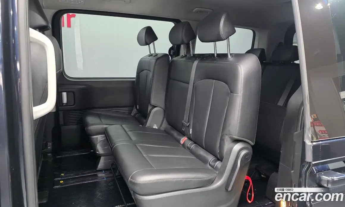 Hyundai Staria 2024 2.2 автомат (гидро), фото 12