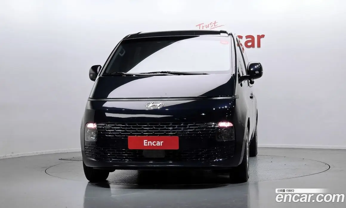 Hyundai Staria 2024 2.2 автомат (гидро), фото 3