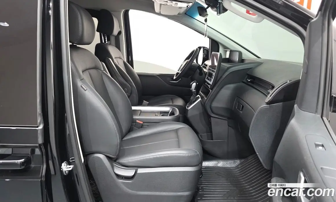 Hyundai Staria 2024 2.2 автомат (гидро), фото 15
