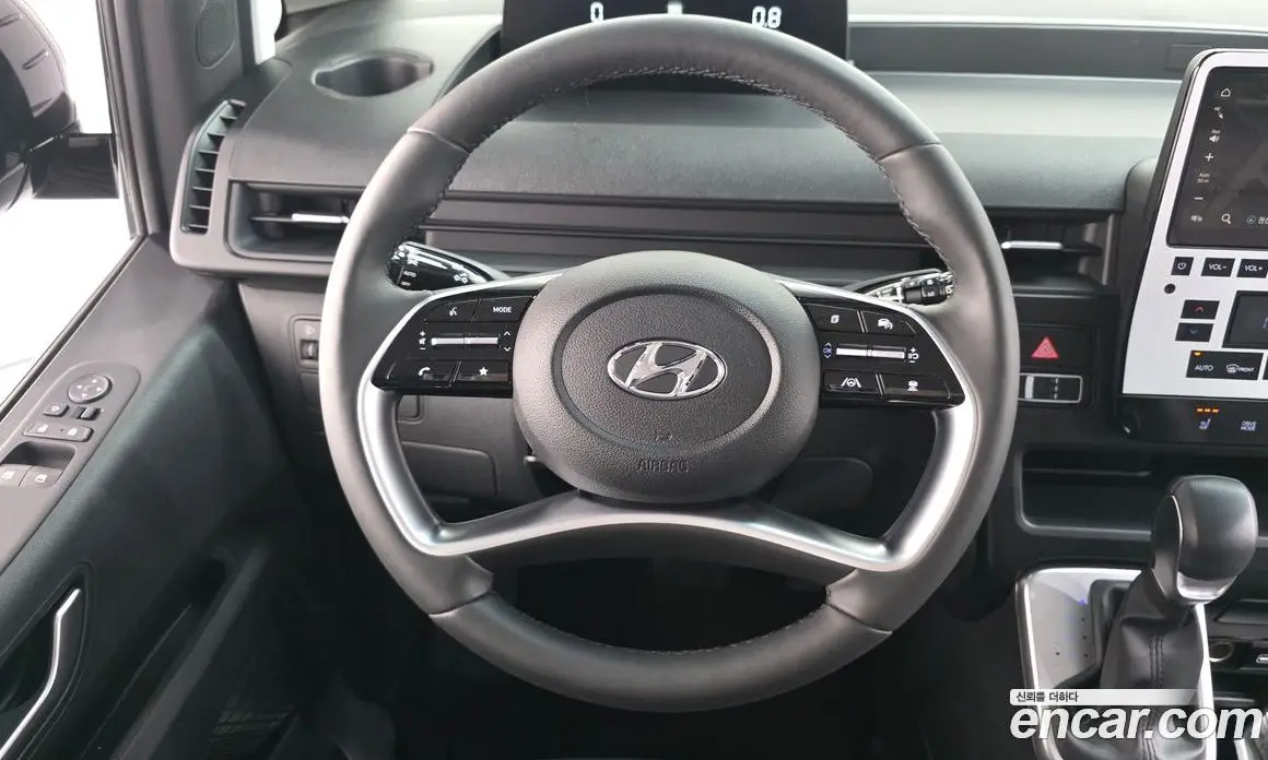 Hyundai Staria 2024 2.2 автомат (гидро), фото 18