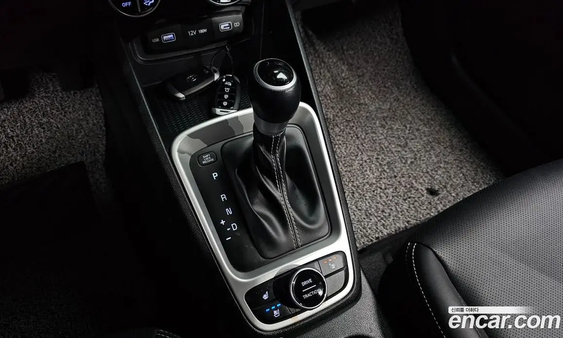 Hyundai Venue 2022 1.6 автомат (гидро), фото 12