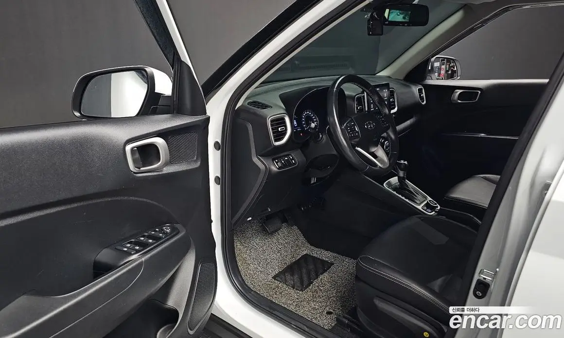 Hyundai Venue 2022 1.6 автомат (гидро), фото 17
