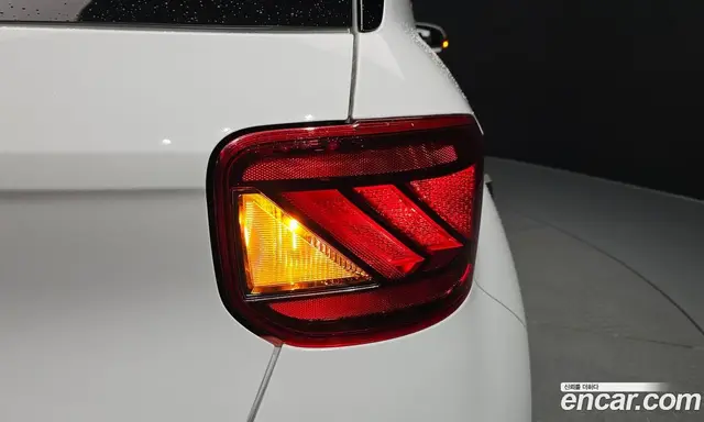 Hyundai Venue 2022 1.6 автомат (гидро), миниатюра 9