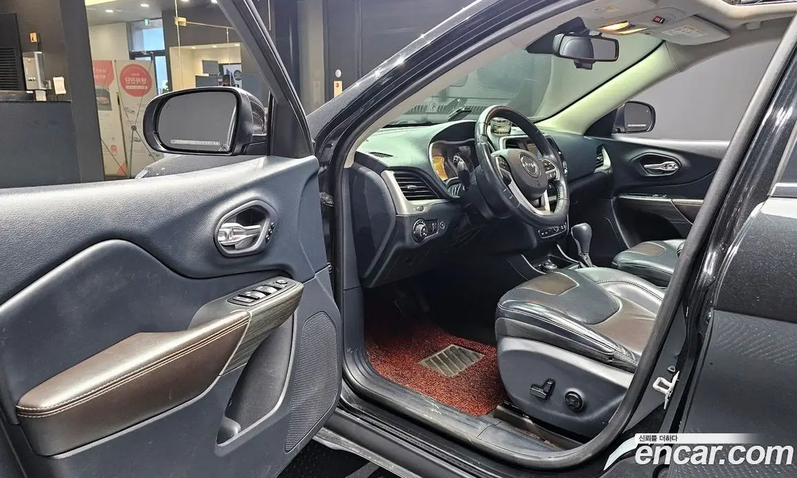 Jeep Cherokee 2015 2.0 автомат (гидро), фото 11 Jeep Cherokee 2015 2.0 автомат (гидро), фото 11