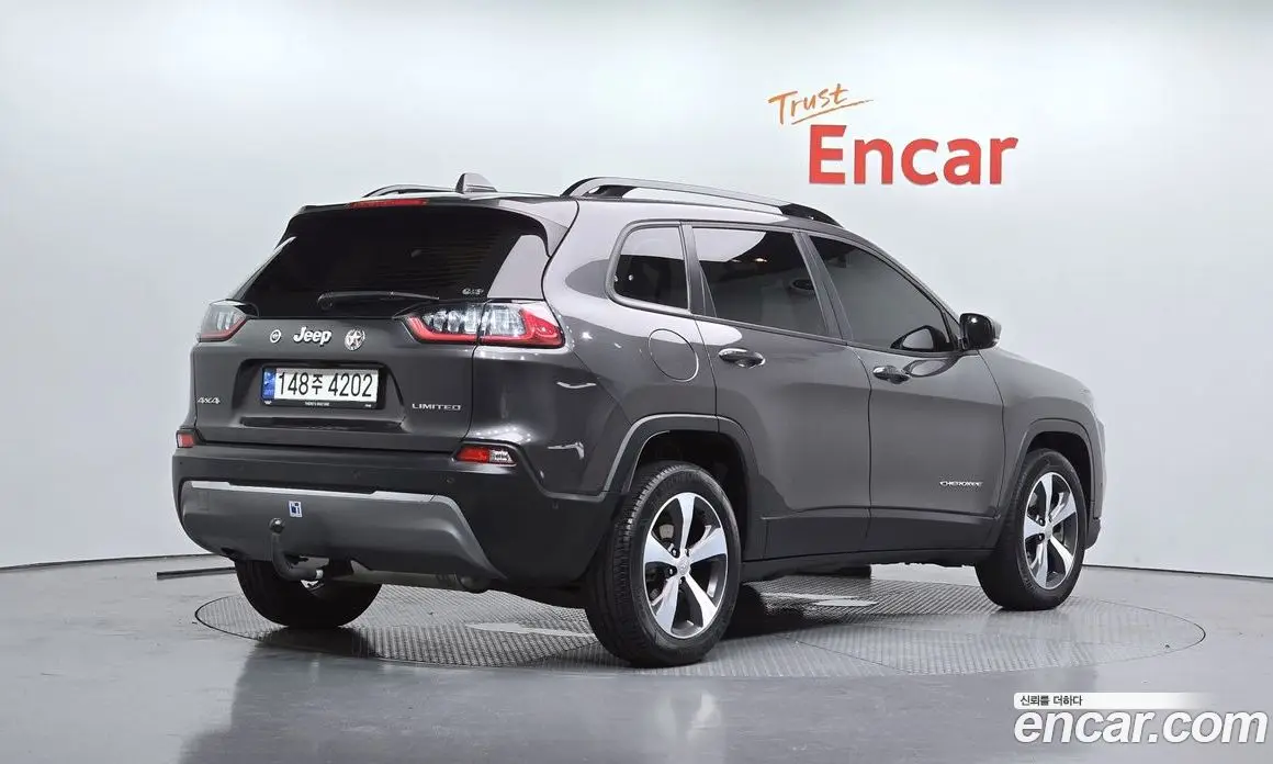 Jeep Cherokee 2022 2.4 автомат (гидро), фото 2 Jeep Cherokee 2022 2.4 автомат (гидро), фото 2