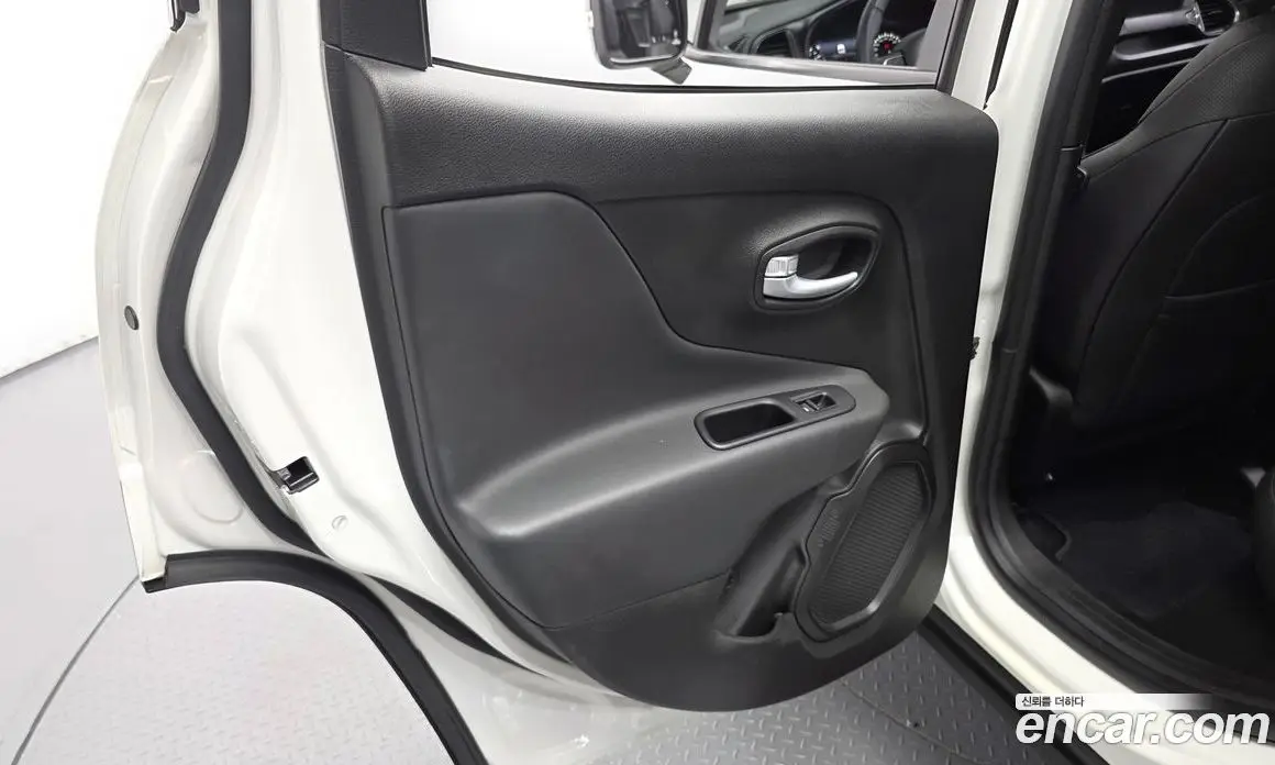 Jeep Renegade 2023 1.3 автомат (гидро), фото 15