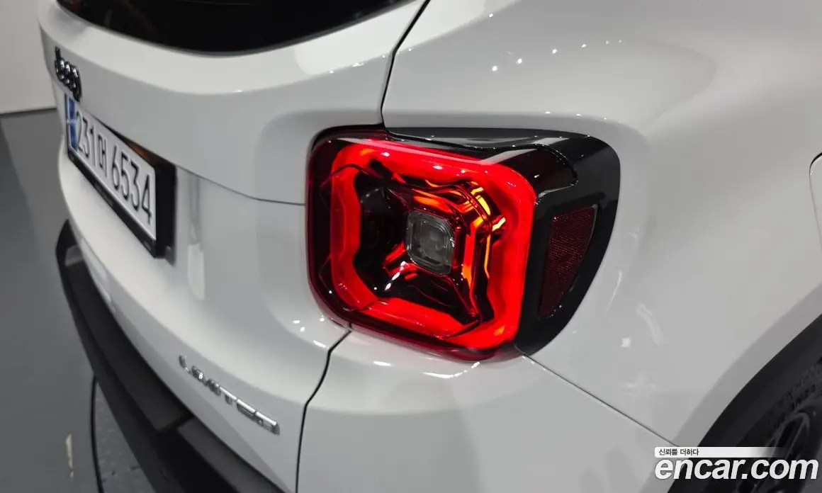Jeep Renegade 2023 1.3 автомат (гидро), фото 9