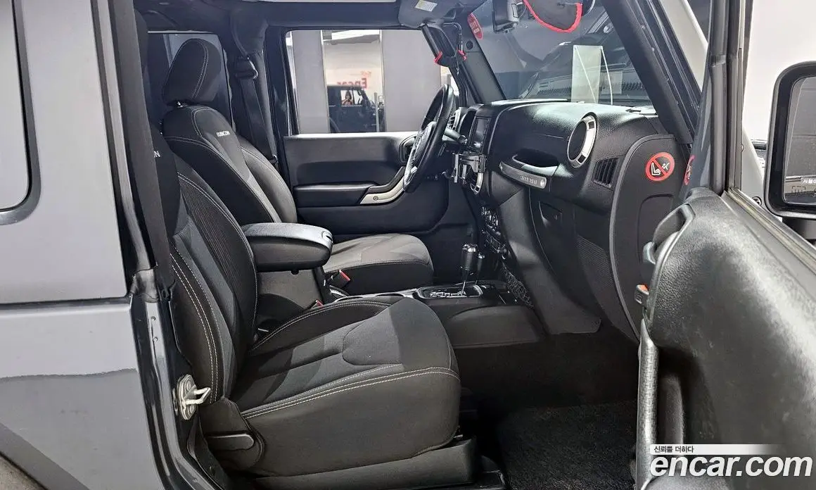 Jeep Wrangler 2017 3.6 автомат (гидро), фото 16 Jeep Wrangler 2017 3.6 автомат (гидро), фото 16