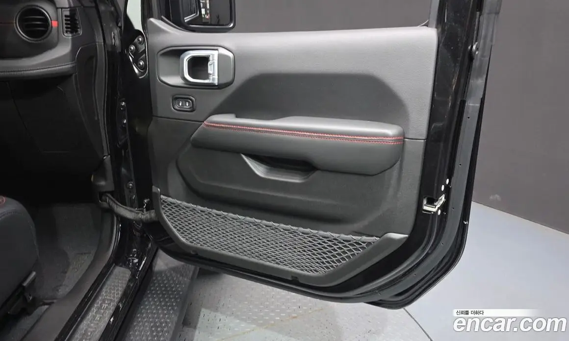 Jeep Wrangler 2024 2.0 автомат (гидро), фото 15 Jeep Wrangler 2024 2.0 автомат (гидро), фото 15