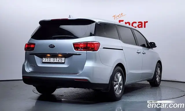 Kia Carnival 2020 2.2 автомат (гидро), миниатюра 2