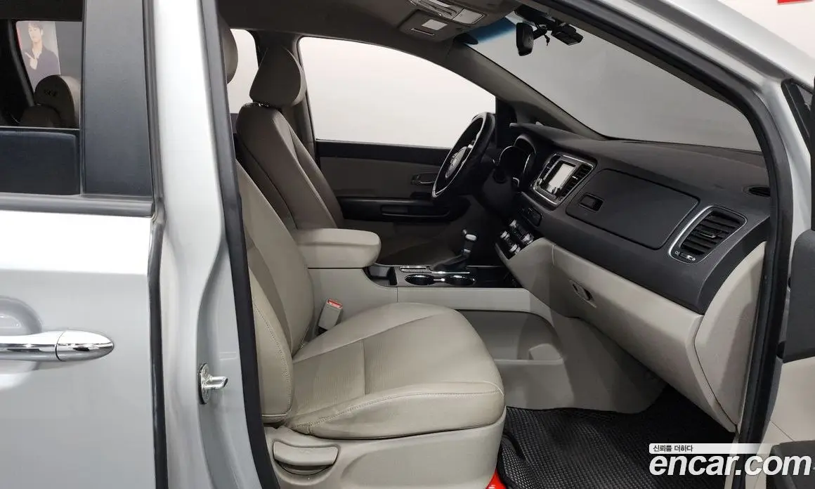 Kia Carnival 2020 2.2 автомат (гидро), фото 16