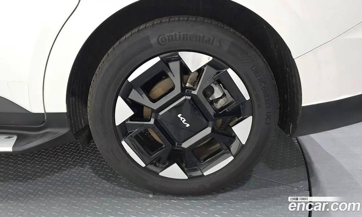 Kia Carnival 2024 1.6 автомат (гидро), фото 7