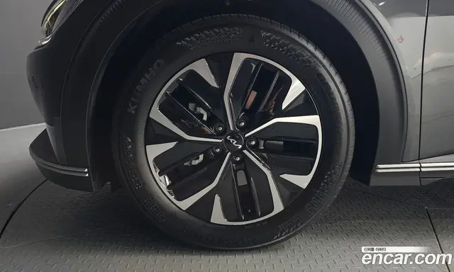 Kia EV6 2022 0.1 автомат (гидро), миниатюра 5 Kia EV6 2022 0.1 автомат (гидро), миниатюра 5