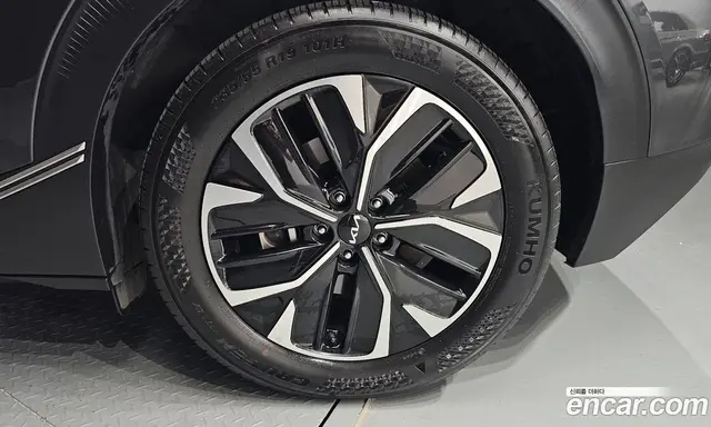 Kia EV6 2022 0.1 автомат (гидро), миниатюра 7 Kia EV6 2022 0.1 автомат (гидро), миниатюра 7