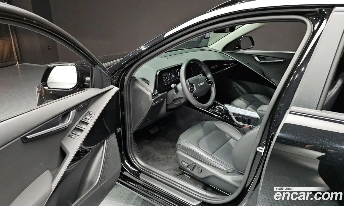 Kia Niro 2023 0.2 автомат (гидро), фото 13 Kia Niro 2023 0.2 автомат (гидро), фото 13