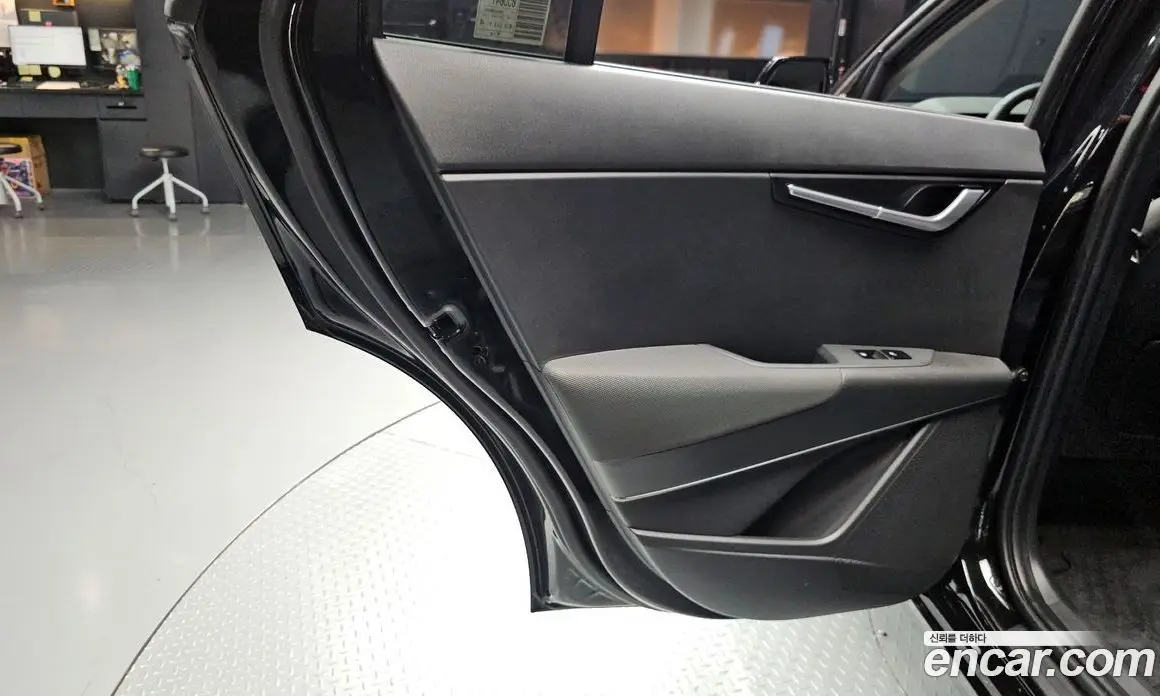 Kia Niro 2023 0.2 автомат (гидро), фото 15 Kia Niro 2023 0.2 автомат (гидро), фото 15