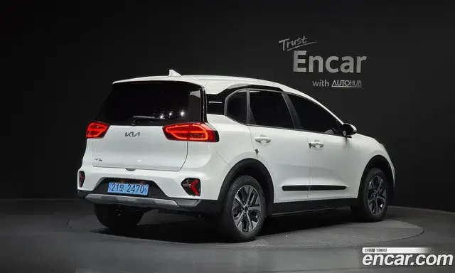 Kia Niro, 2023, 5 921 км