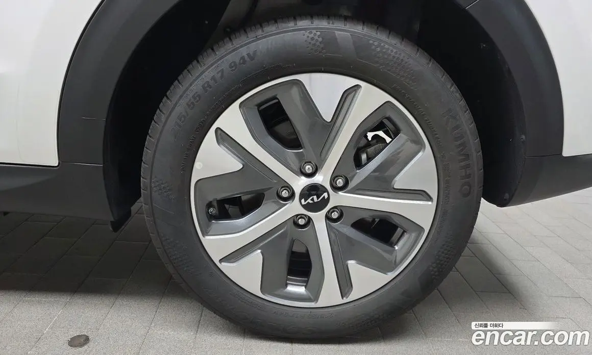 Kia Niro 2023 0.2 автомат (гидро), фото 6 Kia Niro 2023 0.2 автомат (гидро), фото 6