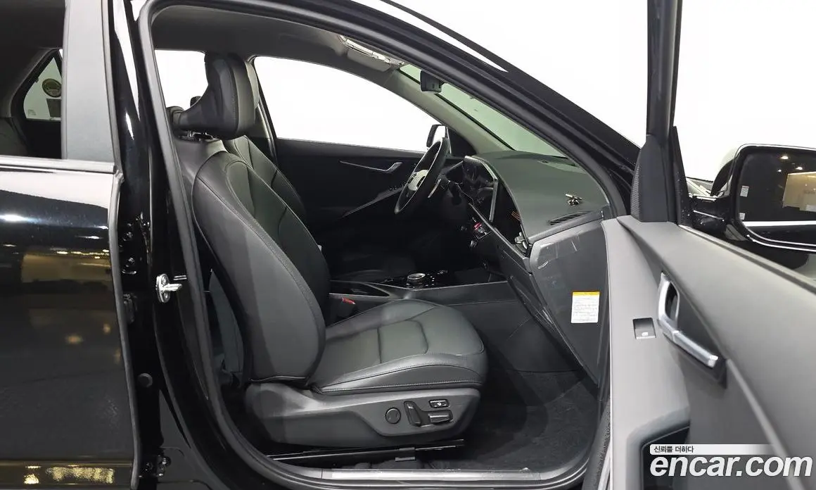 Kia Niro 2023 0.2 автомат (гидро), фото 16 Kia Niro 2023 0.2 автомат (гидро), фото 16