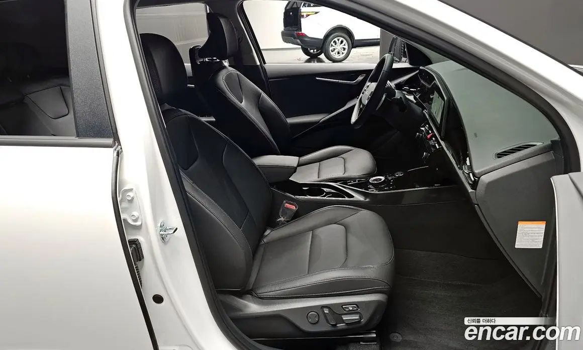 Kia Niro 2025 1.6 автомат (гидро), фото 13