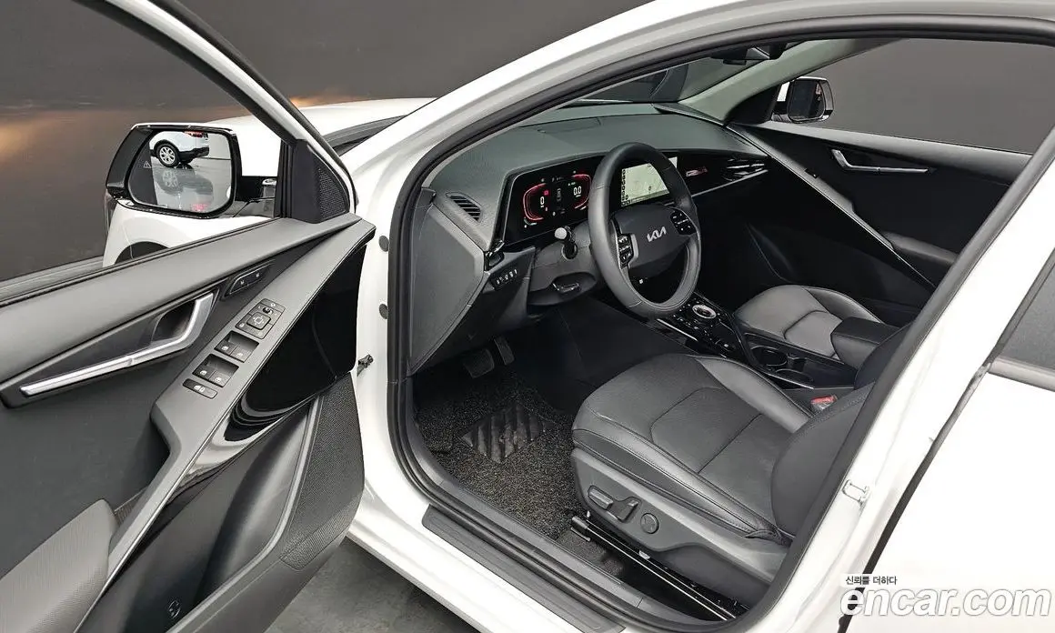 Kia Niro 2025 1.6 автомат (гидро), фото 17