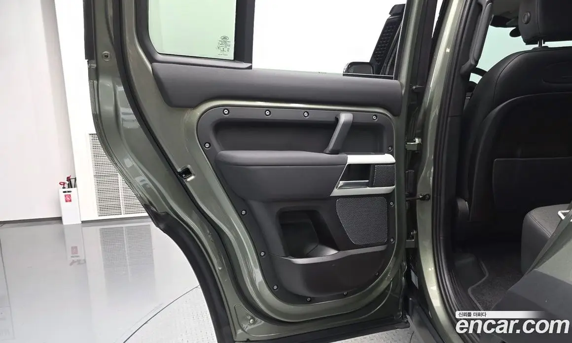 Land Rover Defender 2020 2.0 автомат (гидро), фото 14 Land Rover Defender 2020 2.0 автомат (гидро), фото 14