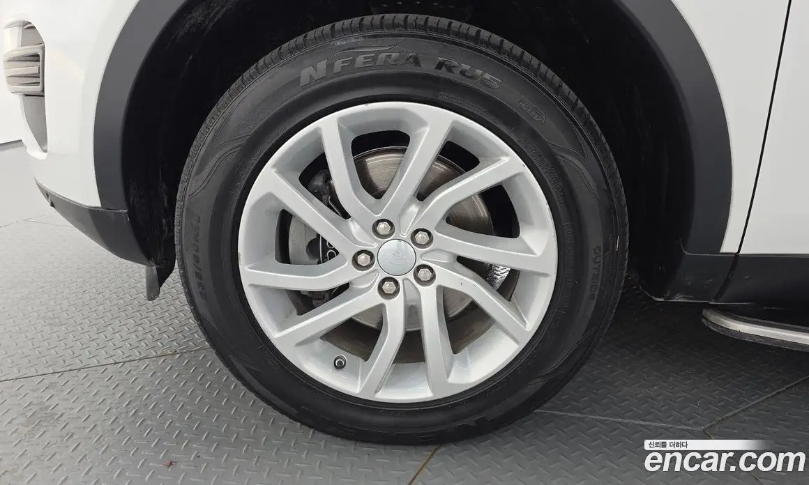 Land Rover Discovery Sport 2017 2.0 автомат (гидро), фото 4 Land Rover Discovery Sport 2017 2.0 автомат (гидро), фото 4