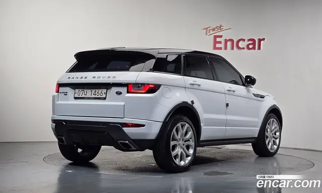 Land Rover Range Rover Evoque 2017 2.0 автомат (гидро), миниатюра 2 Land Rover Range Rover Evoque 2017 2.0 автомат (гидро), миниатюра 2