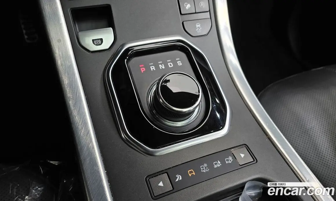 Land Rover Range Rover Evoque 2017 2.0 автомат (гидро), фото 12 Land Rover Range Rover Evoque 2017 2.0 автомат (гидро), фото 12
