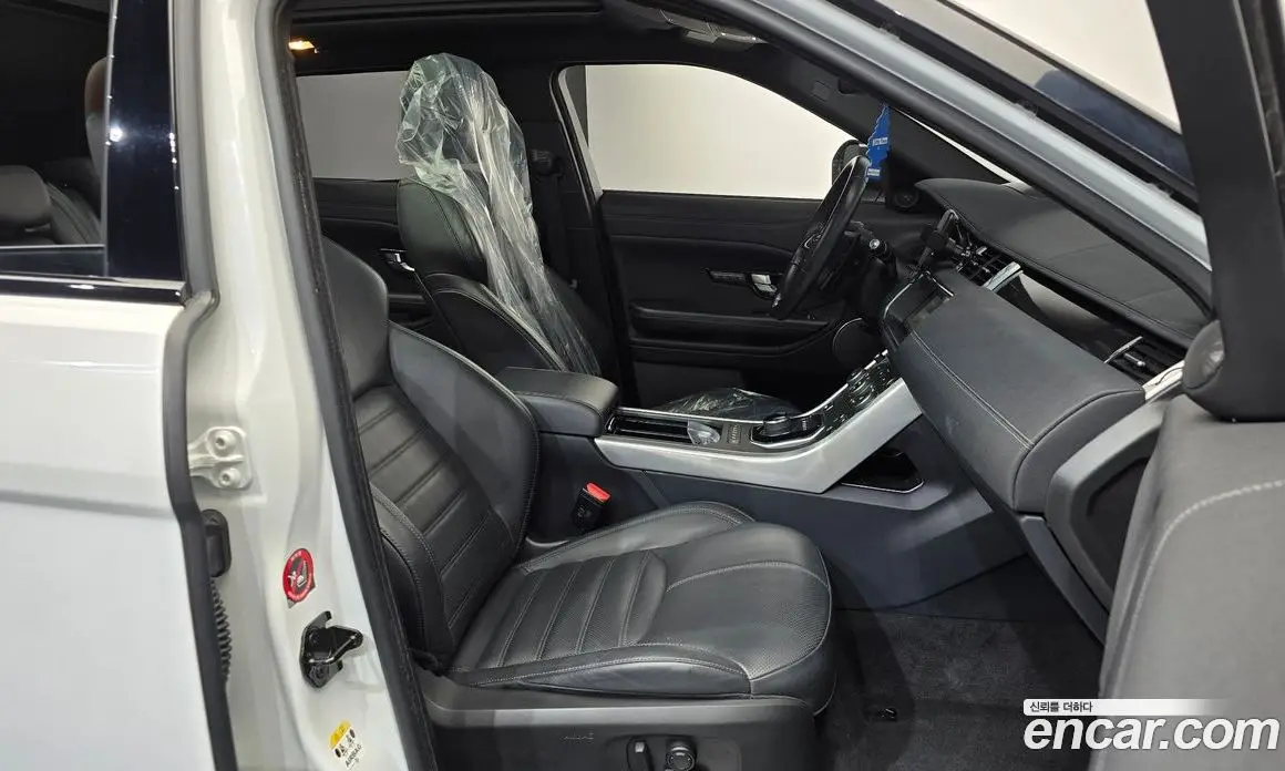 Land Rover Range Rover Evoque 2017 2.0 автомат (гидро), фото 16 Land Rover Range Rover Evoque 2017 2.0 автомат (гидро), фото 16