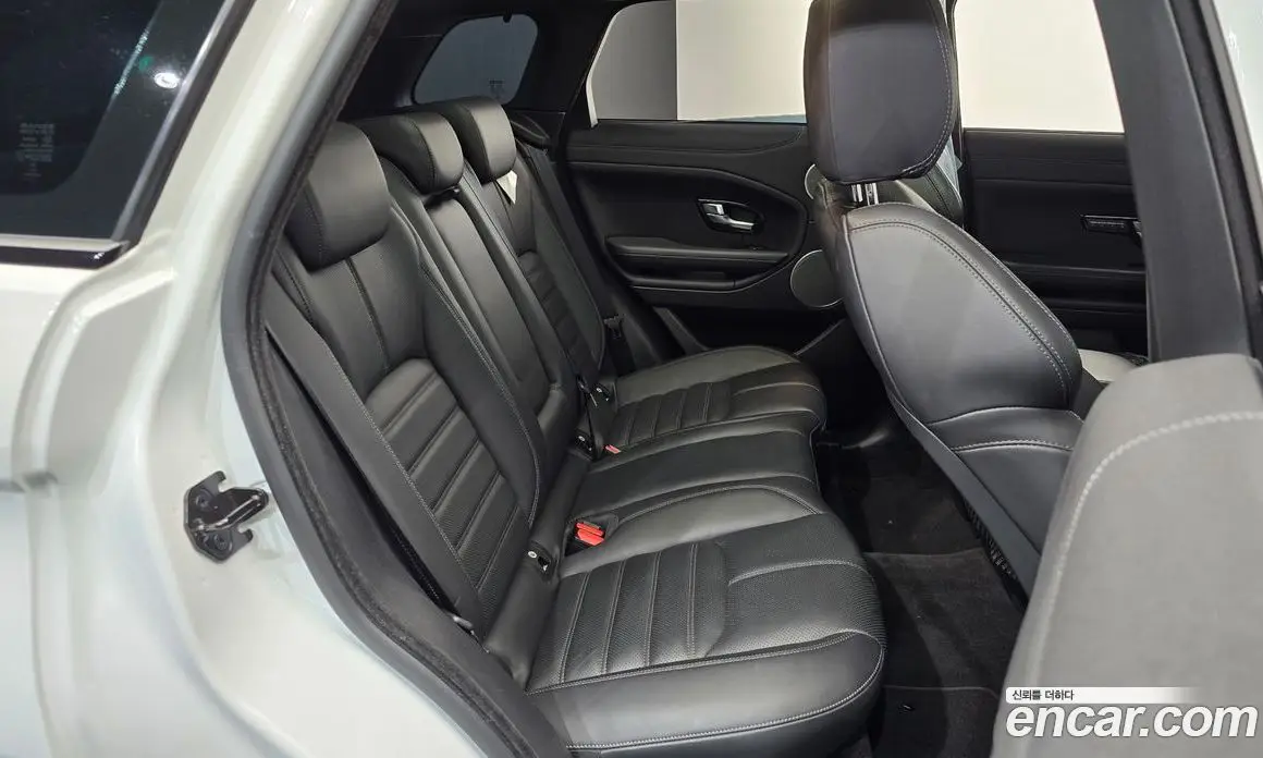 Land Rover Range Rover Evoque 2017 2.0 автомат (гидро), фото 17 Land Rover Range Rover Evoque 2017 2.0 автомат (гидро), фото 17