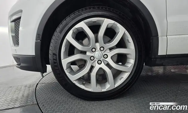 Land Rover Range Rover Evoque 2017 2.0 автомат (гидро), миниатюра 5 Land Rover Range Rover Evoque 2017 2.0 автомат (гидро), миниатюра 5