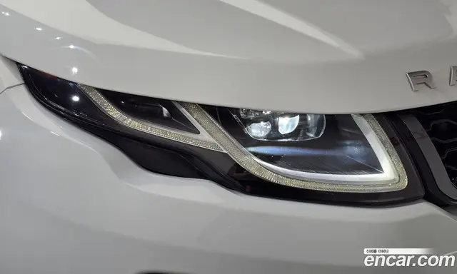 Land Rover Range Rover Evoque 2017 2.0 автомат (гидро), миниатюра 8 Land Rover Range Rover Evoque 2017 2.0 автомат (гидро), миниатюра 8
