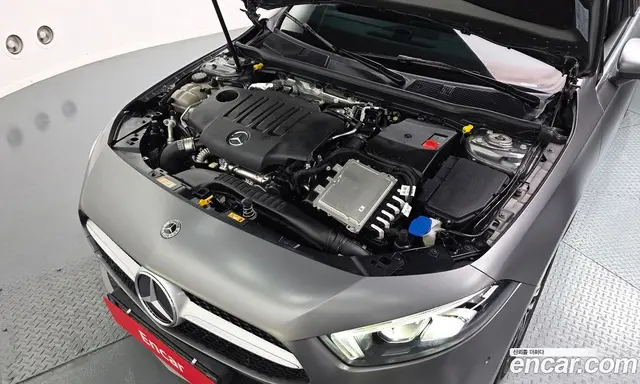 Mercedes-Benz A-Class 2021 1.9 автомат (гидро), миниатюра 6