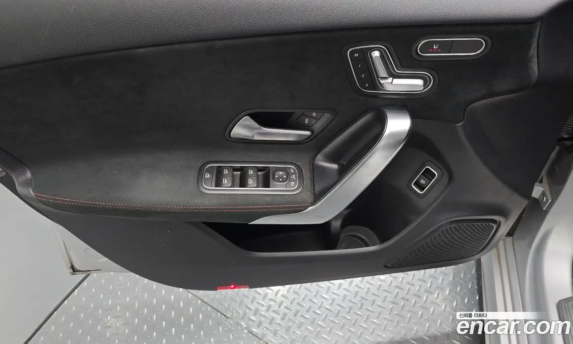Mercedes-Benz A-Class 2021 2.0 автомат (гидро), фото 14
