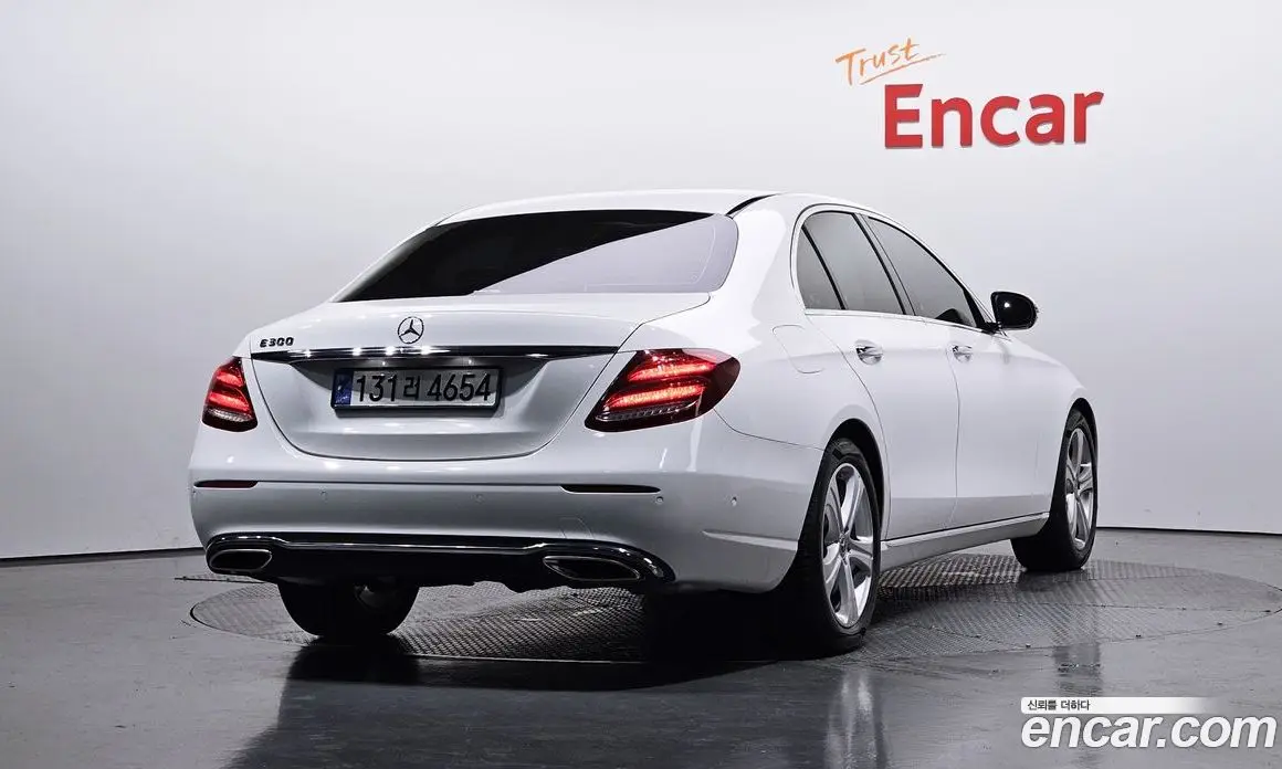 Mercedes-Benz E-Class 2017 2.0 автомат (гидро), фото 1 Mercedes-Benz E-Class 2017 2.0 автомат (гидро), фото 1