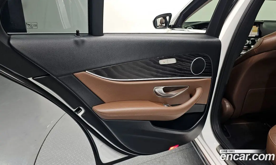 Mercedes-Benz E-Class 2017 2.0 автомат (гидро), фото 14 Mercedes-Benz E-Class 2017 2.0 автомат (гидро), фото 14