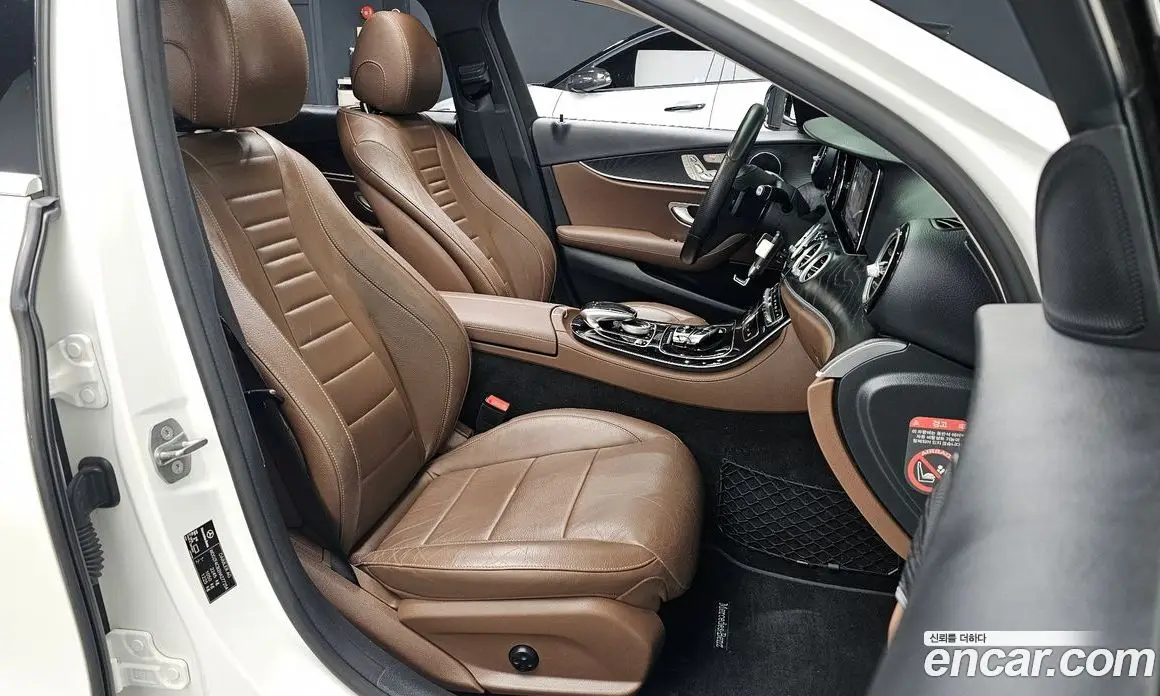 Mercedes-Benz E-Class 2017 2.0 автомат (гидро), фото 15 Mercedes-Benz E-Class 2017 2.0 автомат (гидро), фото 15
