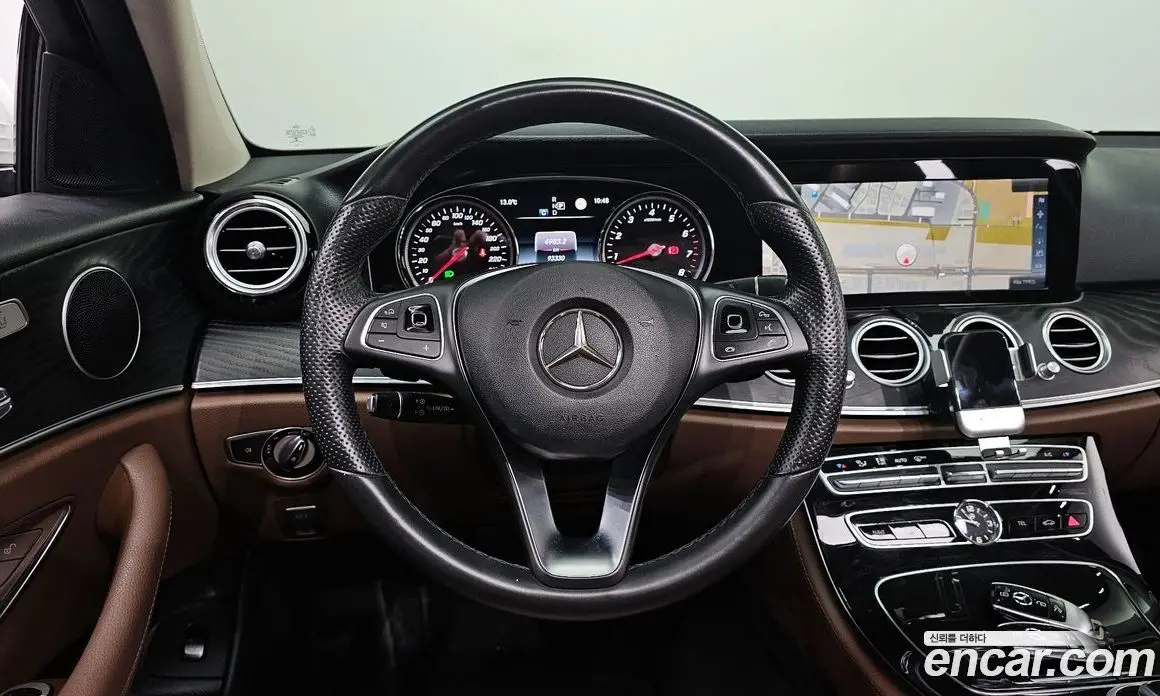 Mercedes-Benz E-Class 2017 2.0 автомат (гидро), фото 17 Mercedes-Benz E-Class 2017 2.0 автомат (гидро), фото 17
