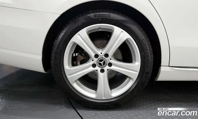 Mercedes-Benz E-Class 2017 2.0 автомат (гидро), миниатюра 4 Mercedes-Benz E-Class 2017 2.0 автомат (гидро), миниатюра 4