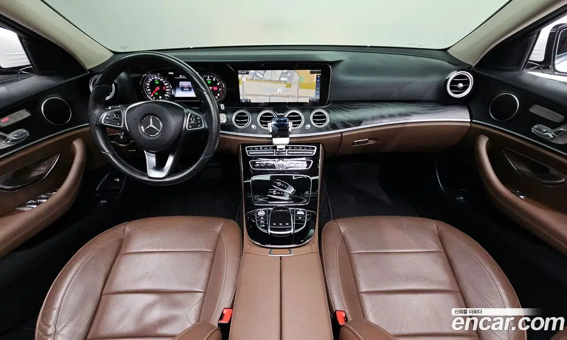 Mercedes-Benz E-Class 2017 2.0 автомат (гидро), фото 9 Mercedes-Benz E-Class 2017 2.0 автомат (гидро), фото 9