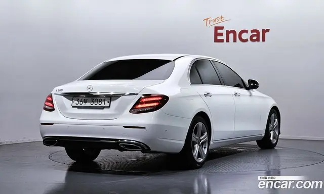 Mercedes-Benz E-Class 2018 2.0 автомат (гидро), миниатюра 2 Mercedes-Benz E-Class 2018 2.0 автомат (гидро), миниатюра 2