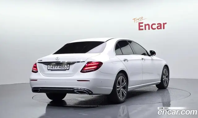 Mercedes-Benz E-Class 2020 2.0 автомат (гидро), миниатюра 2