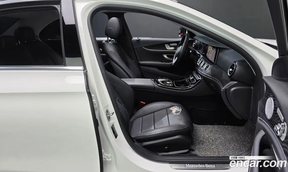 Mercedes-Benz E-Class 2020 2.0 автомат (гидро), фото 16