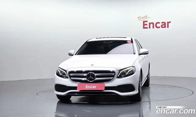 Mercedes-Benz E-Class 2020 2.0 автомат (гидро), миниатюра 3