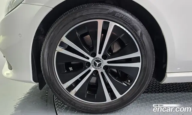 Mercedes-Benz E-Class 2020 2.0 автомат (гидро), миниатюра 5
