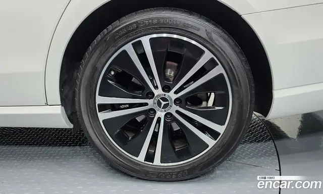 Mercedes-Benz E-Class 2020 2.0 автомат (гидро), миниатюра 7