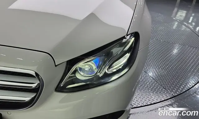 Mercedes-Benz E-Class 2020 2.0 автомат (гидро), миниатюра 8